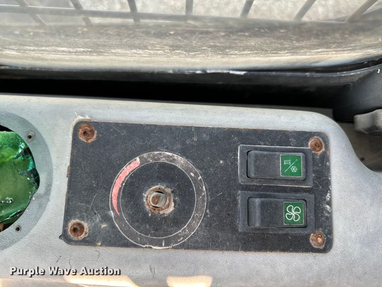 image for item DW2250 2005 Prentice 490 skidder