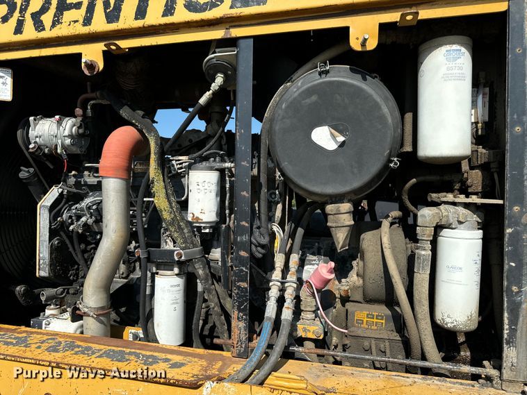 image for item DW2250 2005 Prentice 490 skidder