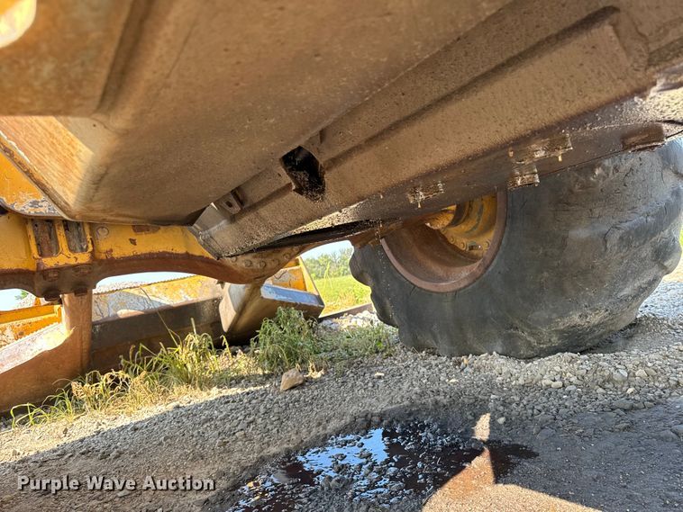 image for item DW2250 2005 Prentice 490 skidder