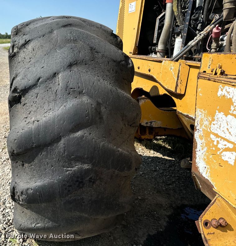 image for item DW2250 2005 Prentice 490 skidder