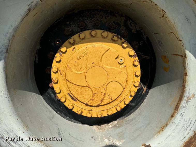 image for item DW2250 2005 Prentice 490 skidder