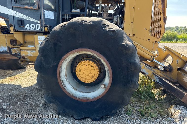 image for item DW2250 2005 Prentice 490 skidder