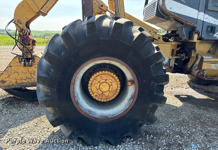 image for item DW2250 2005 Prentice 490 skidder