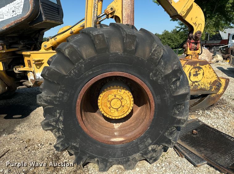 image for item DW2250 2005 Prentice 490 skidder