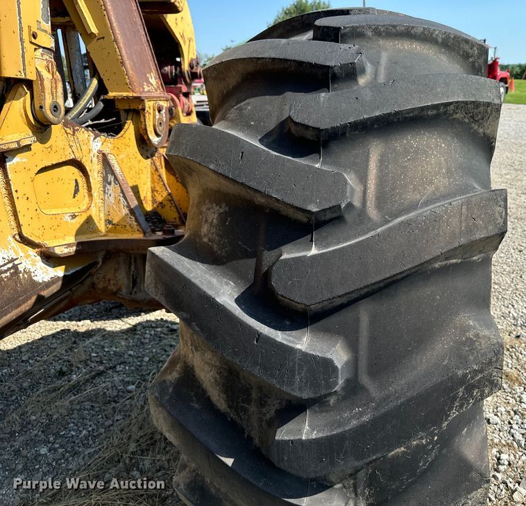 image for item DW2250 2005 Prentice 490 skidder