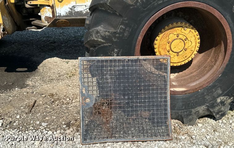 image for item DW2250 2005 Prentice 490 skidder