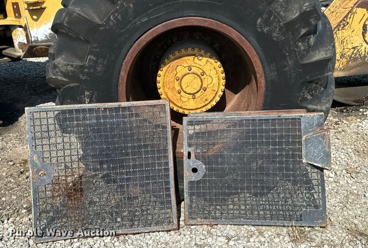 image for item DW2250 2005 Prentice 490 skidder