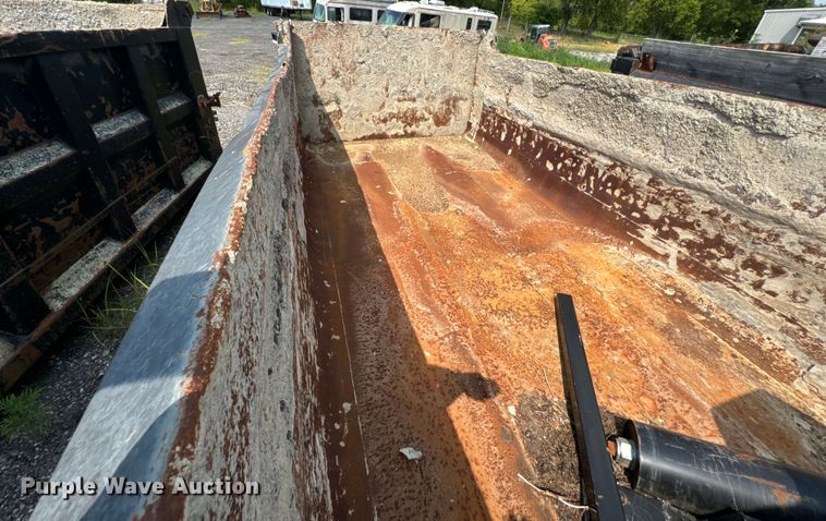 image for item DX0993 Henderson XDX16X44 dump bed