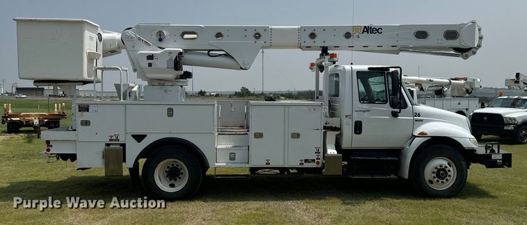 image for item DX3486 2014 International DuraStar 4300 bucket truck