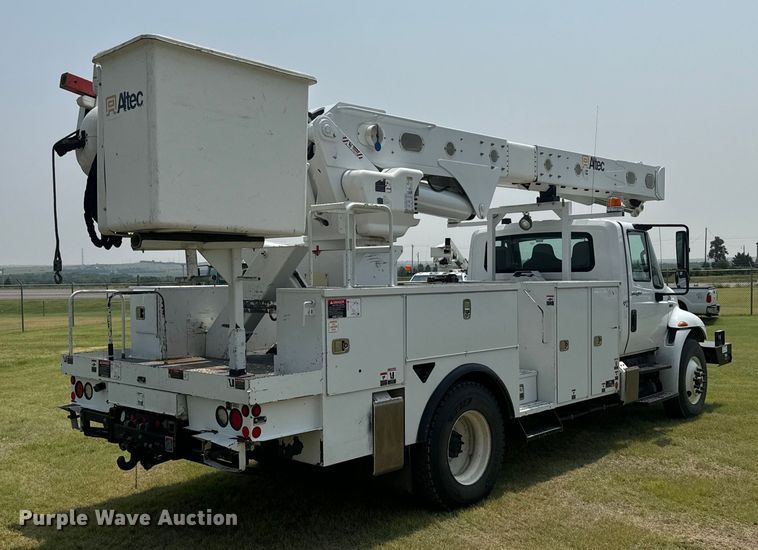 image for item DX3486 2014 International DuraStar 4300 bucket truck