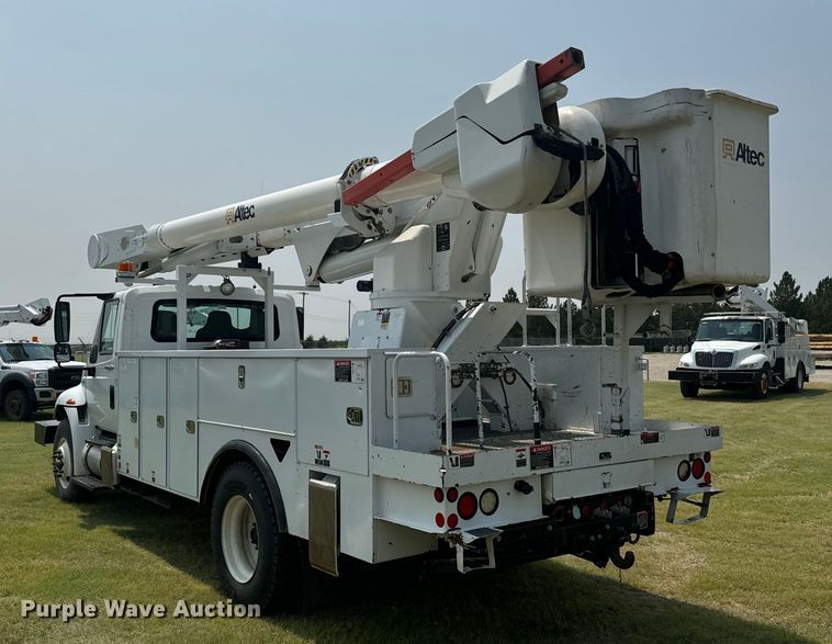 image for item DX3486 2014 International DuraStar 4300 bucket truck