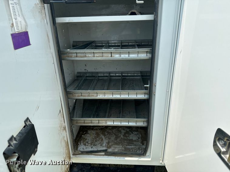 image for item DX3486 2014 International DuraStar 4300 bucket truck