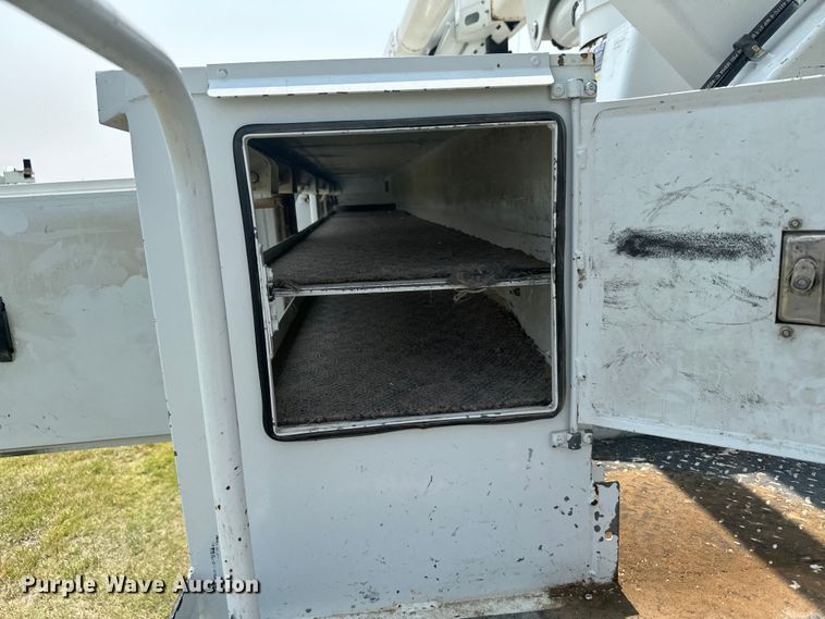 image for item DX3486 2014 International DuraStar 4300 bucket truck