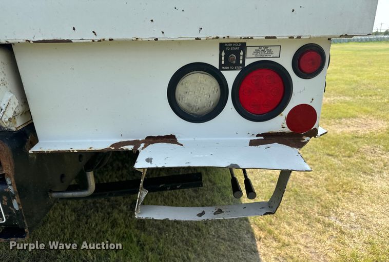 image for item DX3486 2014 International DuraStar 4300 bucket truck