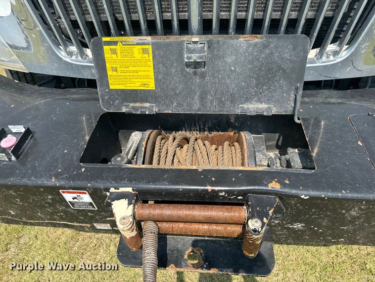 image for item DX3486 2014 International DuraStar 4300 bucket truck