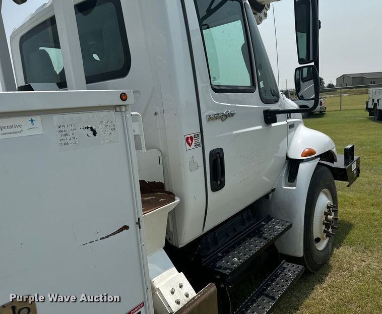 image for item DX3486 2014 International DuraStar 4300 bucket truck