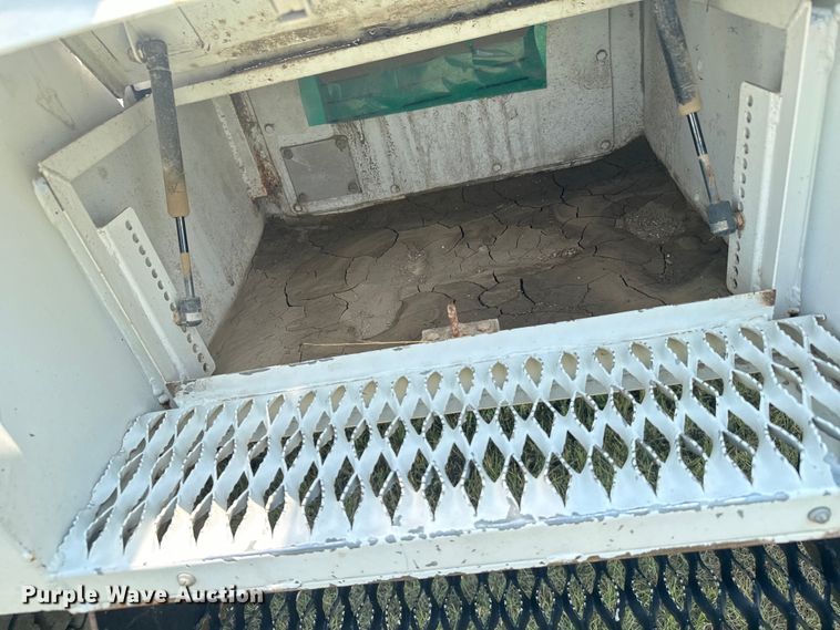 image for item DX3486 2014 International DuraStar 4300 bucket truck