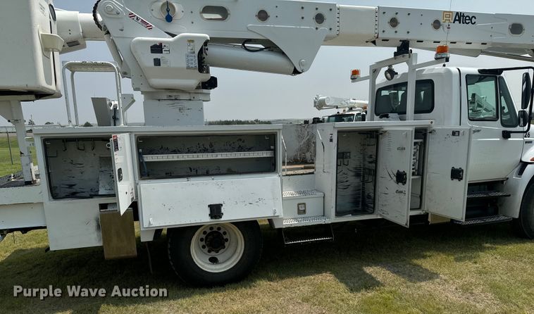 image for item DX3486 2014 International DuraStar 4300 bucket truck