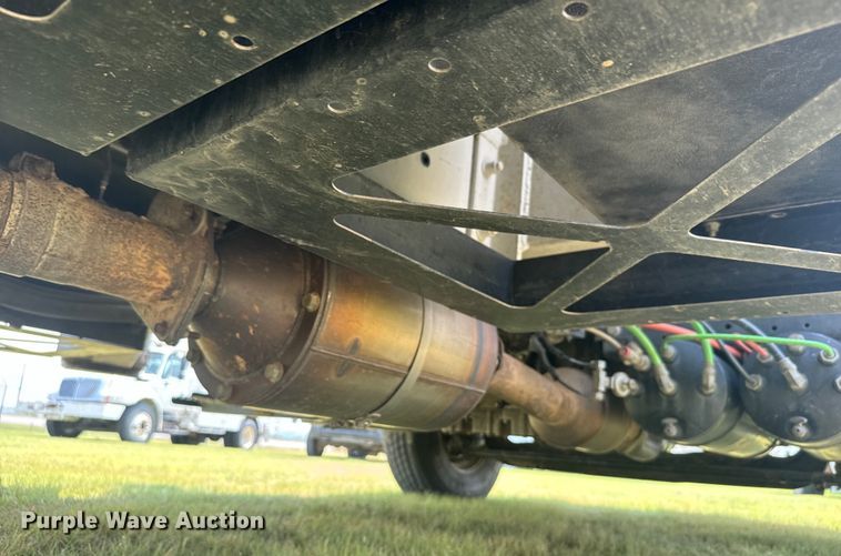 image for item DX3486 2014 International DuraStar 4300 bucket truck