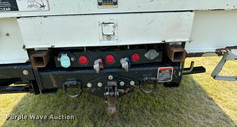 image for item DX3486 2014 International DuraStar 4300 bucket truck