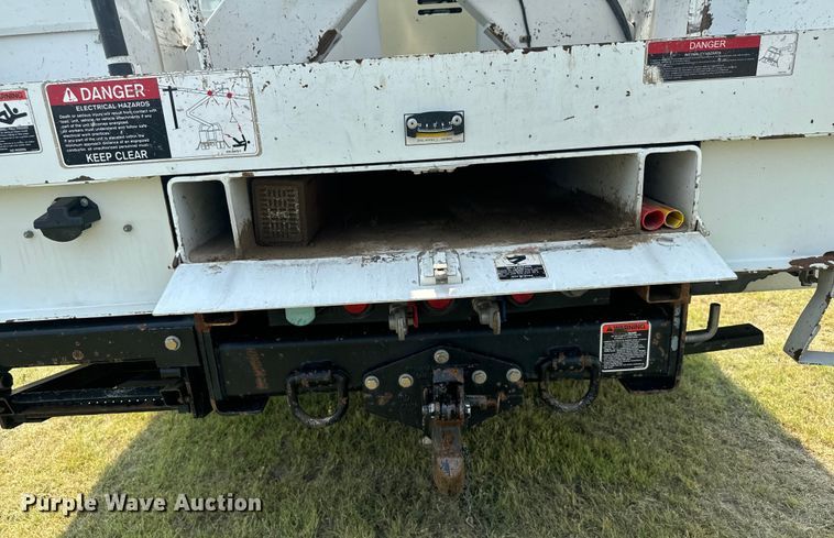 image for item DX3486 2014 International DuraStar 4300 bucket truck