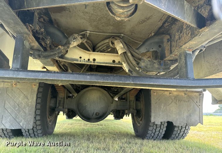 image for item DX3486 2014 International DuraStar 4300 bucket truck