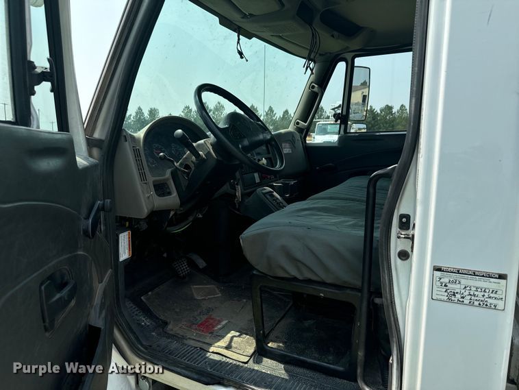 image for item DX3486 2014 International DuraStar 4300 bucket truck