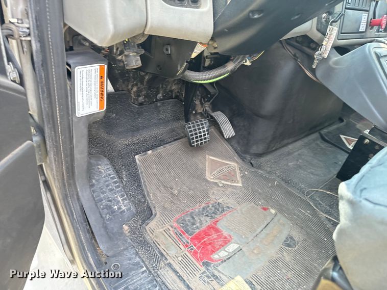 image for item DX3486 2014 International DuraStar 4300 bucket truck