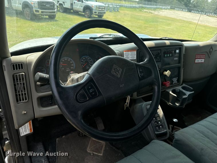 image for item DX3486 2014 International DuraStar 4300 bucket truck