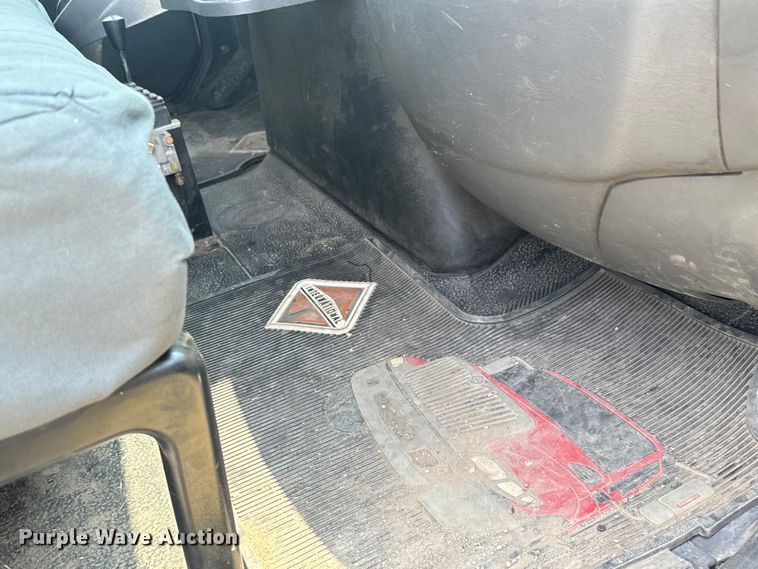 image for item DX3486 2014 International DuraStar 4300 bucket truck