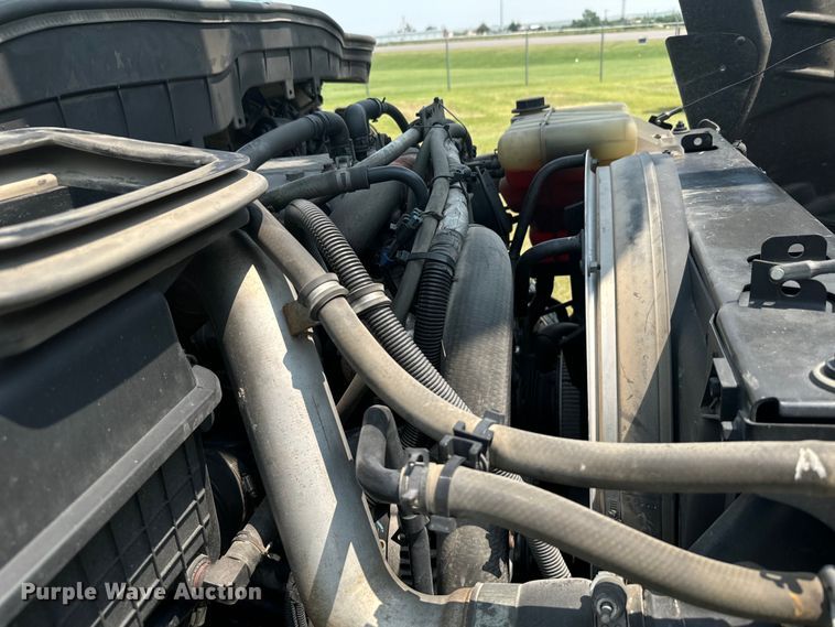 image for item DX3486 2014 International DuraStar 4300 bucket truck