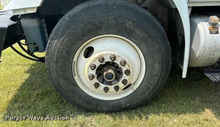 image for item DX3486 2014 International DuraStar 4300 bucket truck