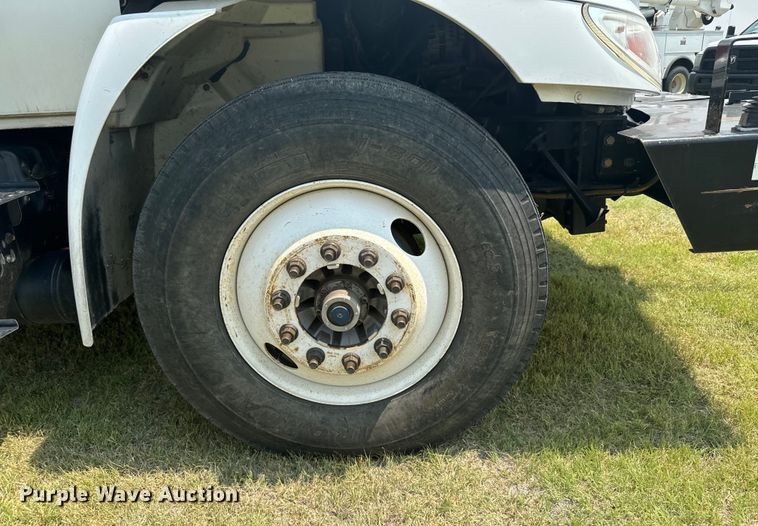 image for item DX3486 2014 International DuraStar 4300 bucket truck