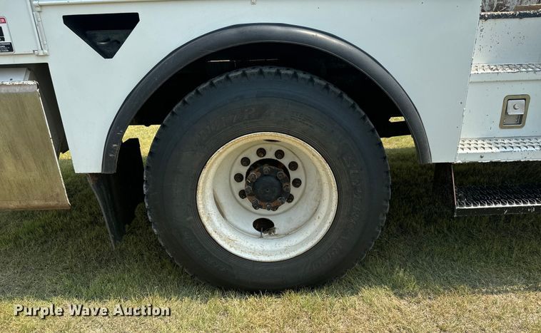 image for item DX3486 2014 International DuraStar 4300 bucket truck