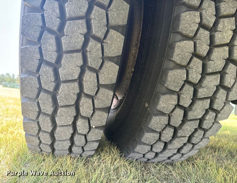 image for item DX3486 2014 International DuraStar 4300 bucket truck