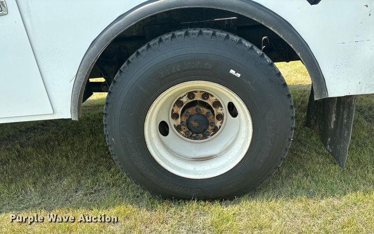 image for item DX3486 2014 International DuraStar 4300 bucket truck