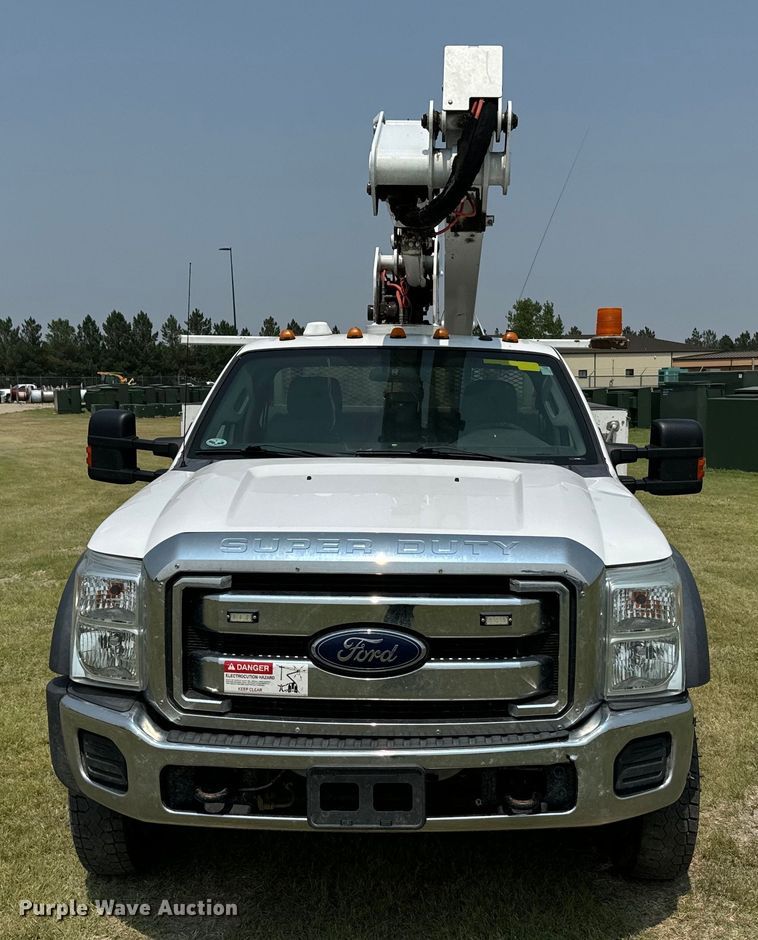 image for item DX3487 2015 Ford F550 Super Duty XLT bucket truck