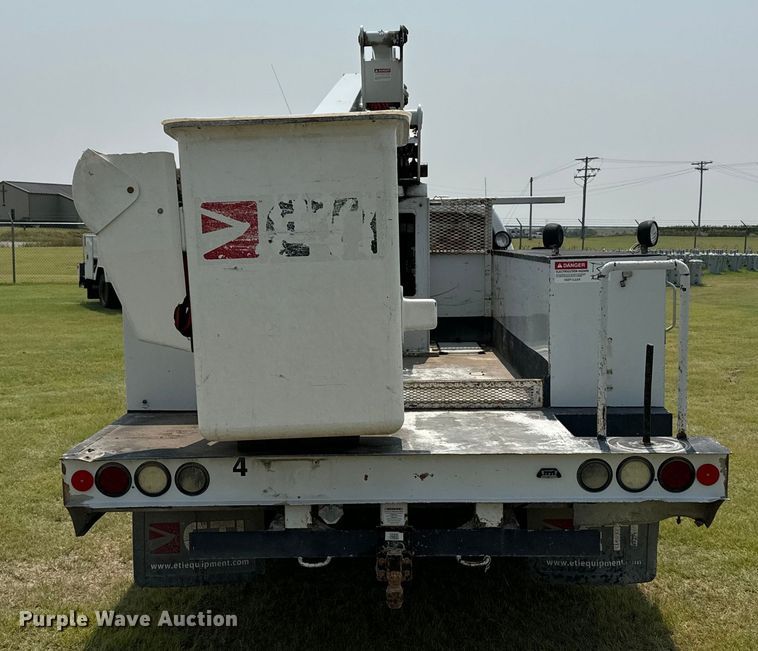 image for item DX3487 2015 Ford F550 Super Duty XLT bucket truck