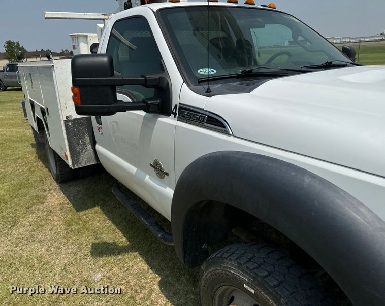 image for item DX3487 2015 Ford F550 Super Duty XLT bucket truck