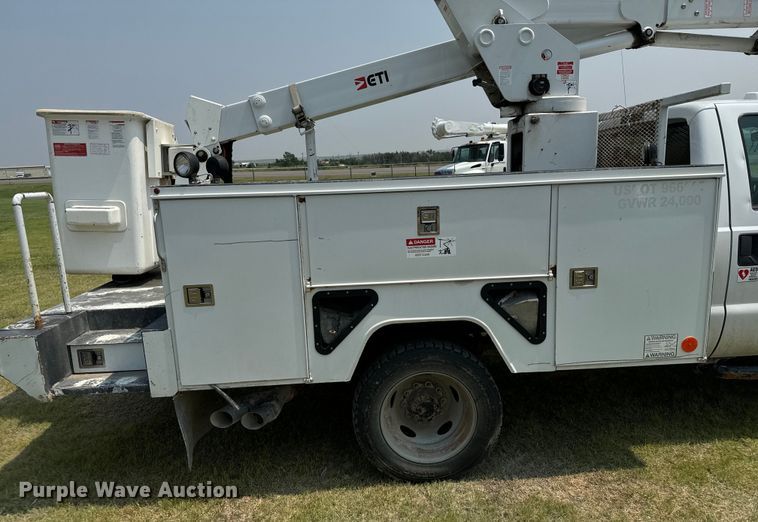 image for item DX3487 2015 Ford F550 Super Duty XLT bucket truck