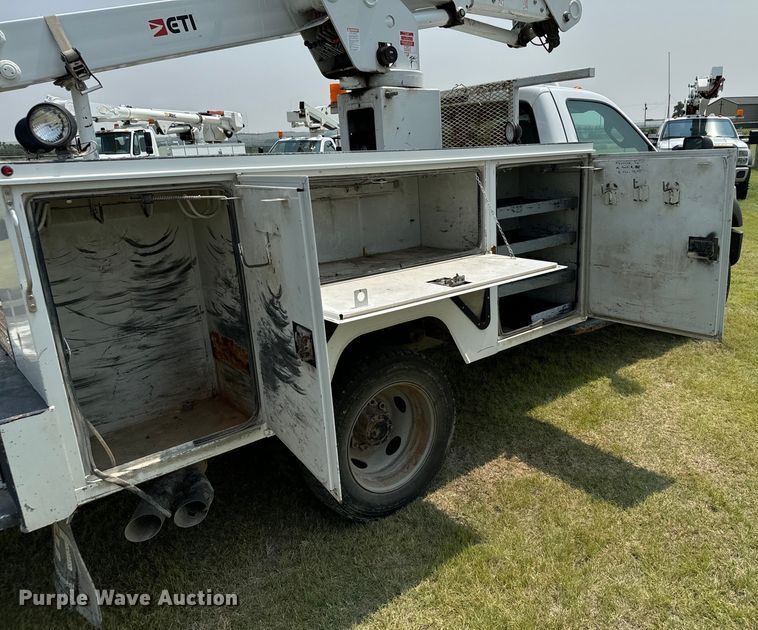 image for item DX3487 2015 Ford F550 Super Duty XLT bucket truck