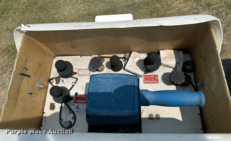 image for item DX3487 2015 Ford F550 Super Duty XLT bucket truck