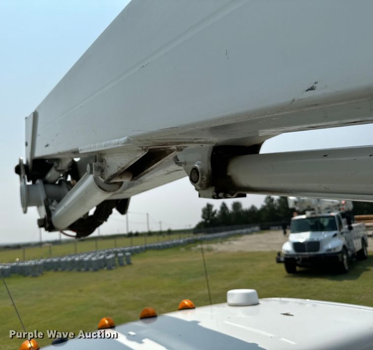 image for item DX3487 2015 Ford F550 Super Duty XLT bucket truck