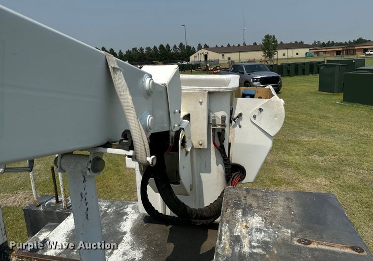 image for item DX3487 2015 Ford F550 Super Duty XLT bucket truck