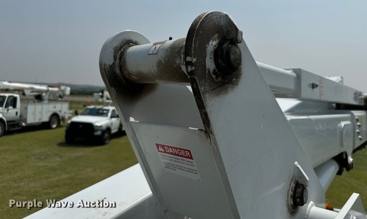 image for item DX3487 2015 Ford F550 Super Duty XLT bucket truck