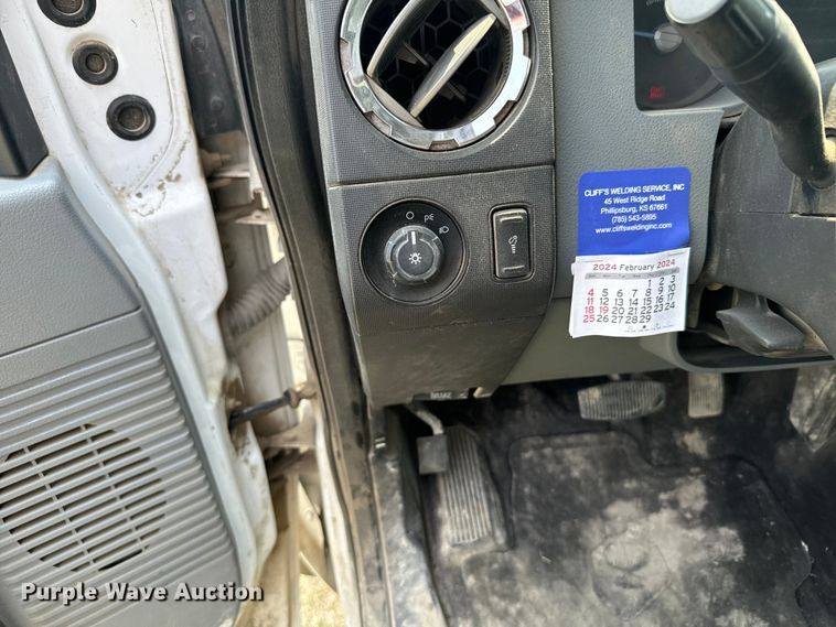 image for item DX3487 2015 Ford F550 Super Duty XLT bucket truck