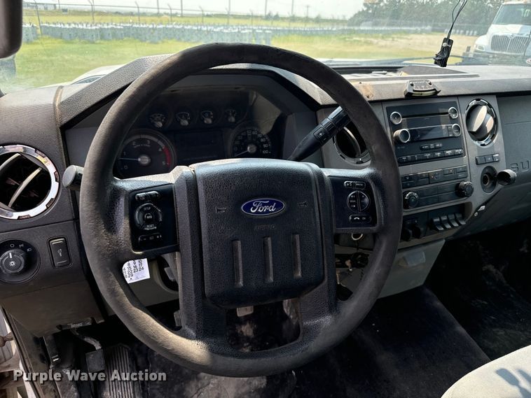 image for item DX3487 2015 Ford F550 Super Duty XLT bucket truck