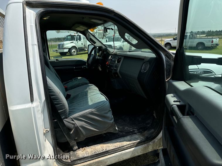 image for item DX3487 2015 Ford F550 Super Duty XLT bucket truck