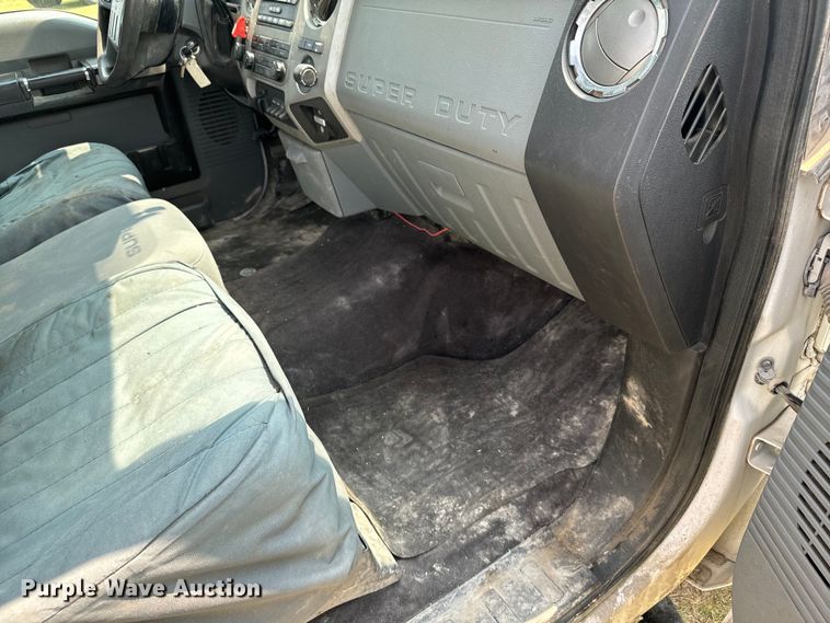 image for item DX3487 2015 Ford F550 Super Duty XLT bucket truck