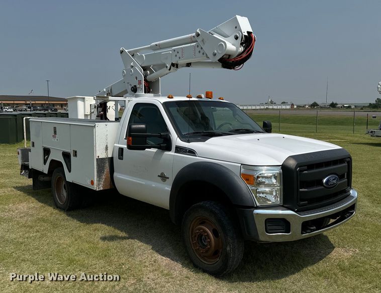 image for item DX3488 2013 Ford  F550 Super Duty XLT bucket truck